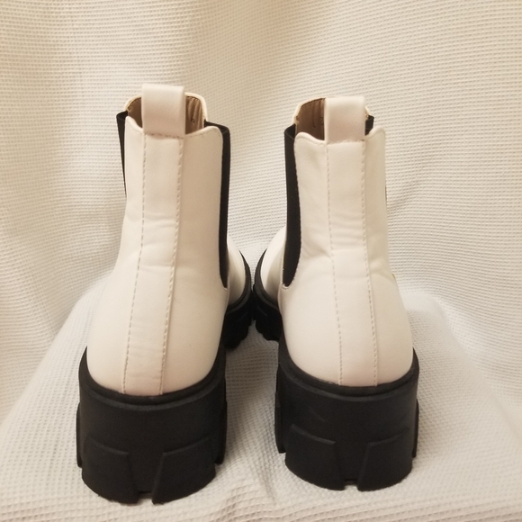NWOT Nasty Gal White Boots - Picture 5 of 6